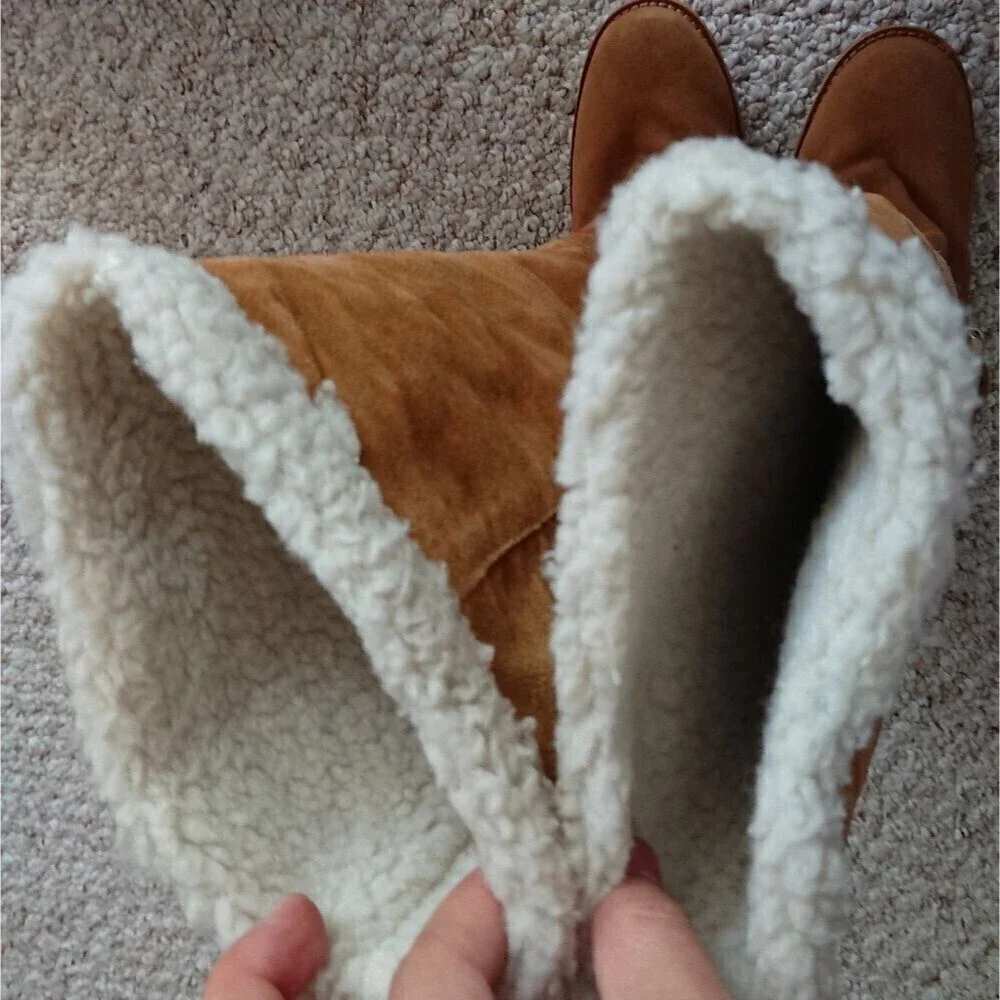 Michael Michael Kors Shearling light brown Boot size 6.5